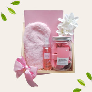 Gift Box Spa 1 | Regalos Personalizados | Boketto Lima. Regalos para mujeres y hombres en su Cumpleaños, Día de la Madre, Día del Padre, San Valentín. Regalos para mi novio o novia en nuestro Aniversario o Matrimonio. Detalles para regalar. Regalos a domicilio. Box de regalo. Gift Box en Lima.