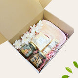 Gift Box Spa 3 | Regalos Personalizados | Boketto Lima. Regalos para mujeres y hombres en su Cumpleaños, Día de la Madre, Día del Padre, San Valentín. Regalos para mi novio o novia en nuestro Aniversario o Matrimonio. Detalles para regalar. Regalos a domicilio. Box de regalo. Gift Box en Lima.