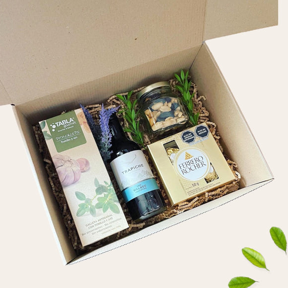 Gift Box Vino 1 | Regalos Personalizados | Boketto Lima. Regalos para mujeres y hombres en su Cumpleaños, Día de la Madre, Día del Padre, San Valentín. Regalos para mi novio o novia en nuestro Aniversario o Matrimonio. Detalles para regalar. Regalos a domicilio. Box de regalo. Gift Box en Lima.